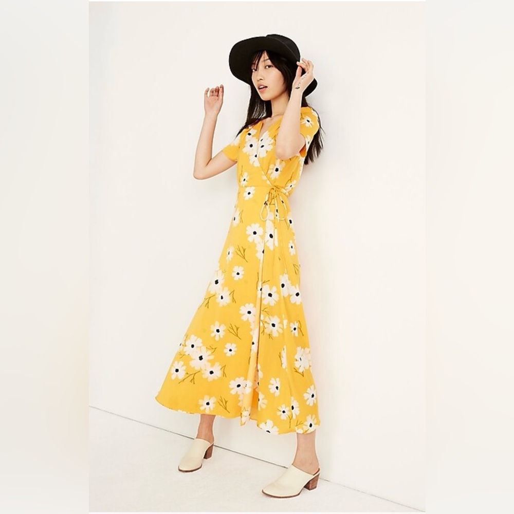 Madewell Wrap Midi Dress in Ikat Floral in Size Small